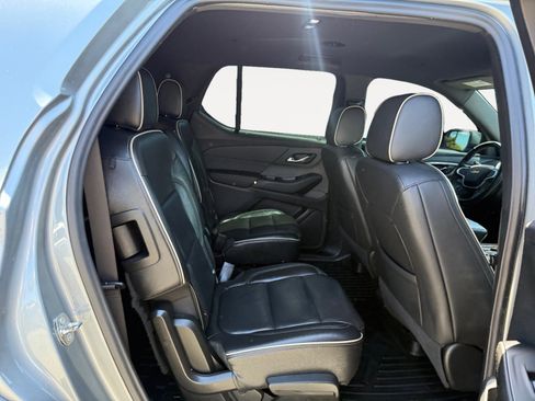 Used 2023 Chevrolet Traverse Premier AWD/4WD image 18