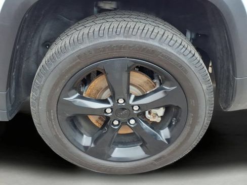 Used 2021 Jeep Grand Cherokee L Laredo AWD/4WD image 7