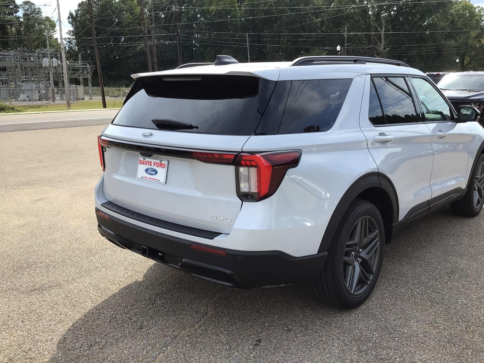 New 2026 Ford Explorer ST-Line w/ ST-Line Street Pack AWD/4WD image 11