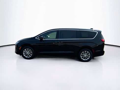 New 2027 Chrysler Pacifica Select AWD/4WD image 8