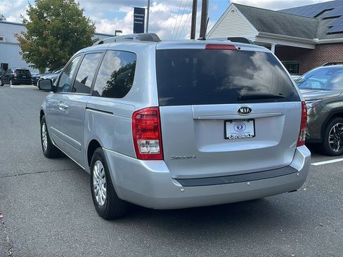 Used 2012 Kia Sedona LX image 5