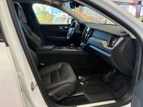 Used 2024 Volvo XC60 T8 Core image 34