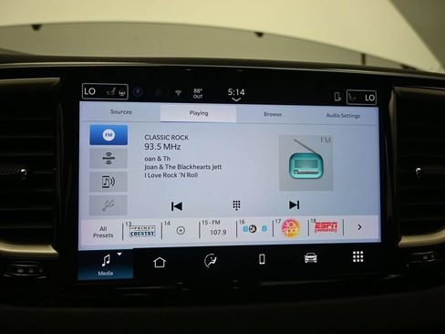 Used 2025 Chrysler Pacifica Select FWD image 23