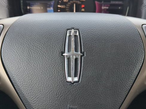 Used 2013 Lincoln MKX image 25