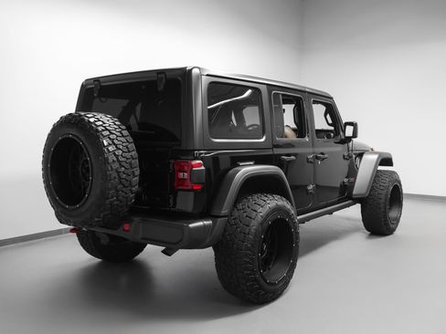 Used 2018 Jeep Wrangler Unlimited Rubicon w/ Dual Top Group AWD/4WD image 11