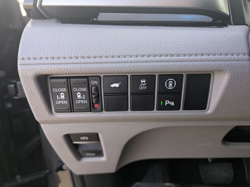 Certified 2023 Honda Odyssey Touring image 19