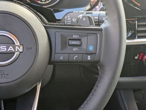 New 2025 Nissan Pathfinder SL image 16