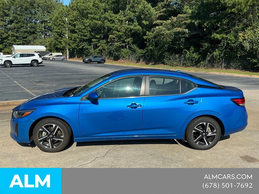 Used 2024 Nissan Sentra SV FWD image 2