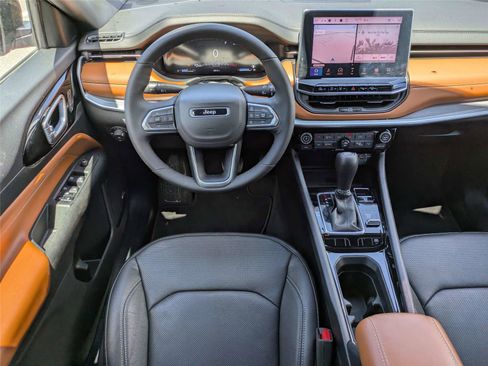 Certified 2025 Jeep Compass Limited w/ Elite Group AWD/4WD image 19