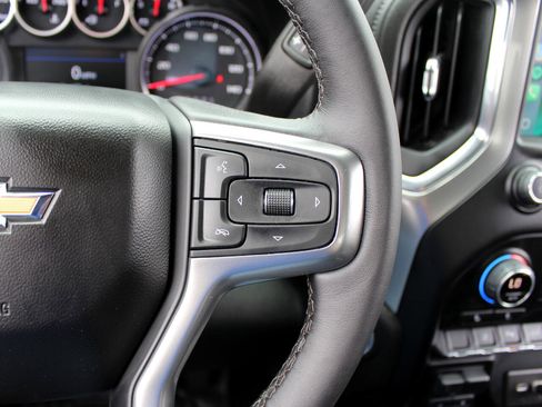 Used 2022 Chevrolet Silverado 2500 LT w/ Convenience Package image 23