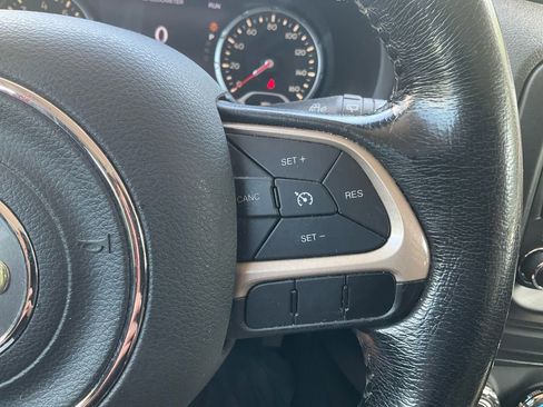 Used 2017 Jeep Renegade Latitude AWD/4WD image 20