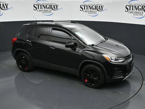 Used 2019 Chevrolet Trax LT w/ Sun & Sound Package AWD/4WD image 18