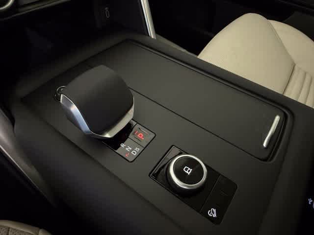 New 2026 Land Rover Discovery Limited Edition AWD/4WD image 25