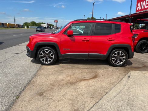 Used 2015 Jeep Renegade Latitude FWD image 5