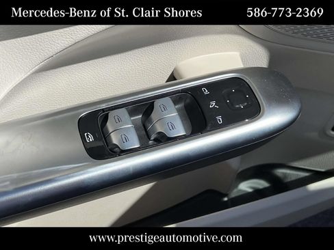 Used 2025 Mercedes-Benz C 300 4MATIC Sedan image 23