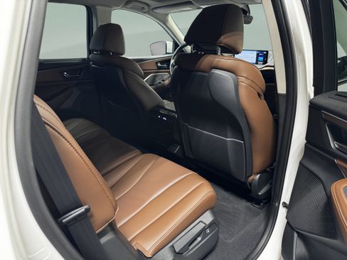 Used 2024 Acura MDX FWD w/ Technology Package image 12