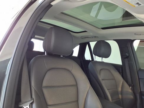 Used 2020 Mercedes-Benz GLC 300 4MATIC image 22