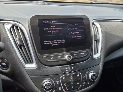 Certified 2022 Chevrolet Malibu LT FWD image 11