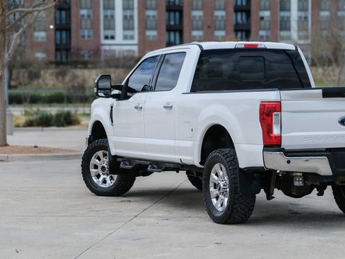 Used 2018 Ford F250 Lariat w/ Chrome Package image 22