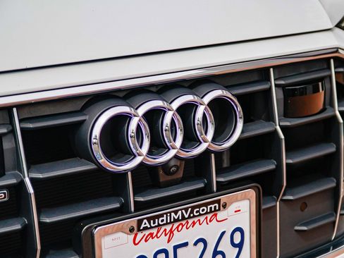 Used 2023 Audi Q8 Premium w/ Convenience Package AWD/4WD image 12