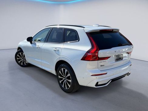 Certified 2025 Volvo XC60 B5 Plus image 5