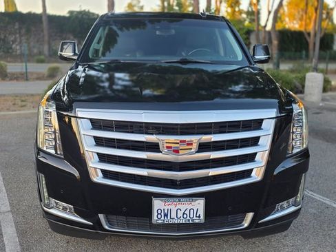 Used 2018 Cadillac Escalade ESV Luxury RWD image 57