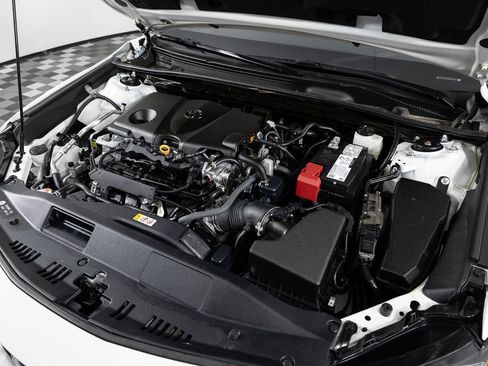 Used 2021 Toyota Camry SE image 43