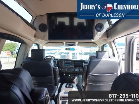 Used 2023 Chevrolet Express 2500 image 10