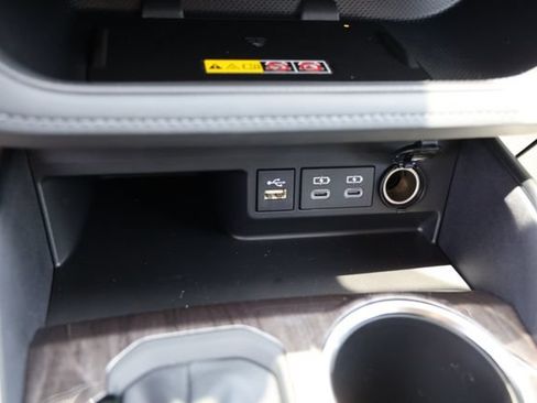 New 2026 Toyota Highlander Platinum AWD/4WD image 23