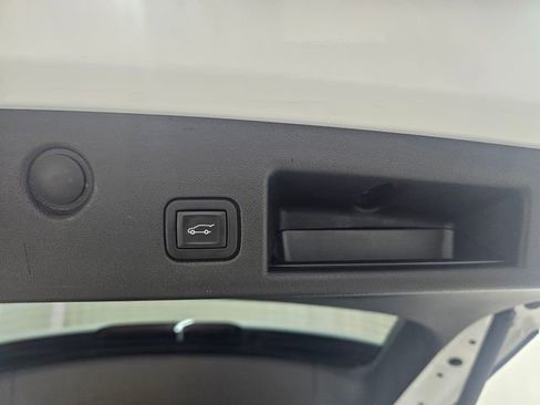 Used 2024 Chevrolet Equinox LT AWD/4WD image 8