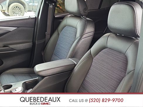Used 2025 Buick Envista Preferred w/ Convenience I Package FWD image 12