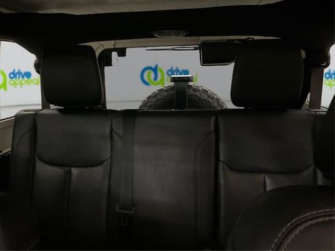 Used 2018 Jeep Wrangler Unlimited Sahara image 19