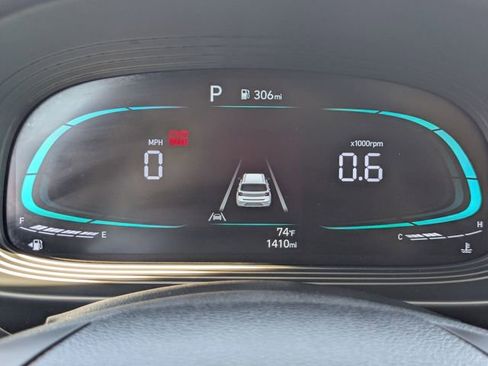 Used 2025 Hyundai Venue SE FWD image 17