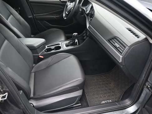 Used 2020 Volkswagen Jetta SE FWD image 10