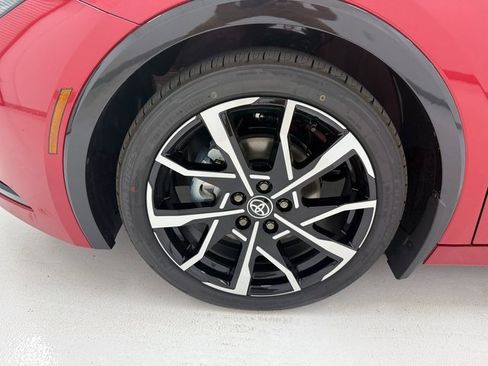 New 2026 Toyota Prius Plug-In Hybrid image 7