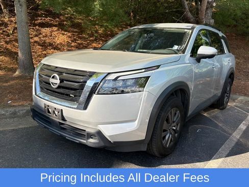 Used 2024 Nissan Pathfinder SV AWD/4WD image 4
