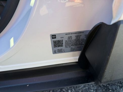 Used 2025 Chevrolet Trax LT w/ LT Convenience Package image 28