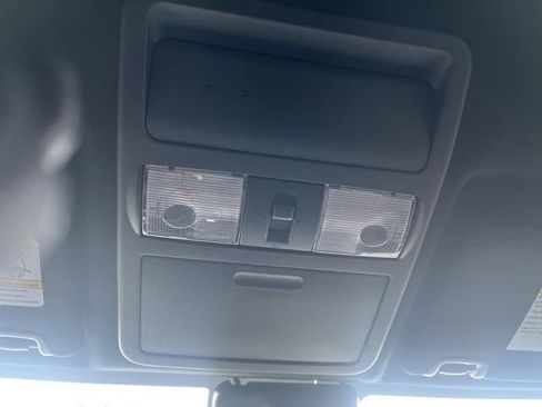 Used 2025 Nissan Frontier PRO-4X image 26