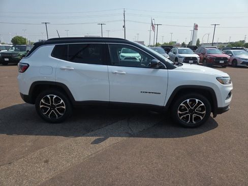 Used 2024 Jeep Compass Limited AWD/4WD image 4