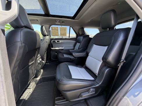 Used 2023 Ford Explorer XLT w/ Equipment Group 202A image 22