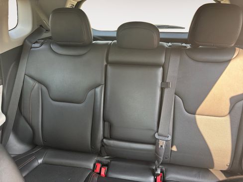 Used 2022 Jeep Compass Limited image 13