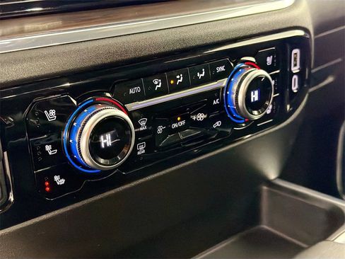 Used 2024 GMC Sierra 1500 SLT w/ SLT Convenience Package image 15