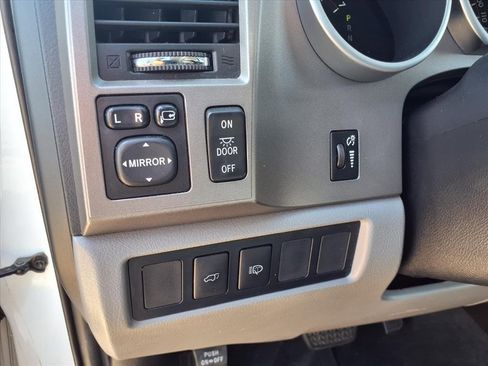 Used 2014 Toyota Sequoia Limited image 14