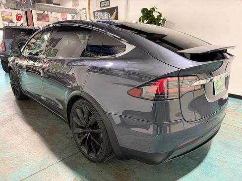 Used 2019 Tesla Model X 75D image 4