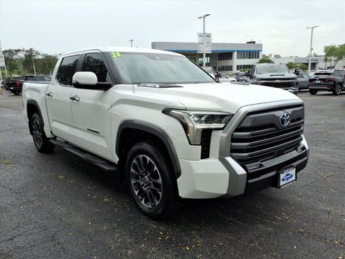 Used 2024 Toyota Tundra Limited w/ Power Package AWD/4WD image 1
