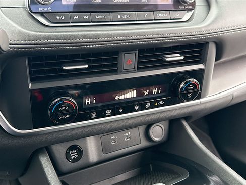 Certified 2024 Nissan Rogue SV image 10