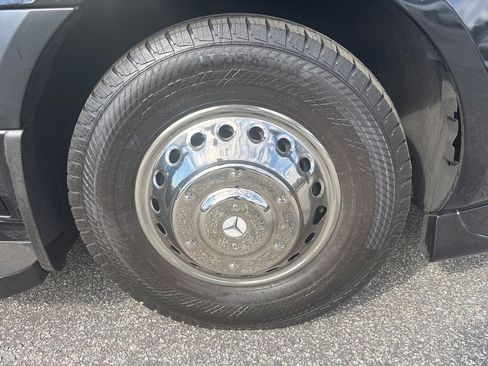 Used 2024 Mercedes-Benz Sprinter 3500 image 9