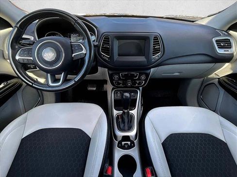 Used 2019 Jeep Compass Latitude image 12