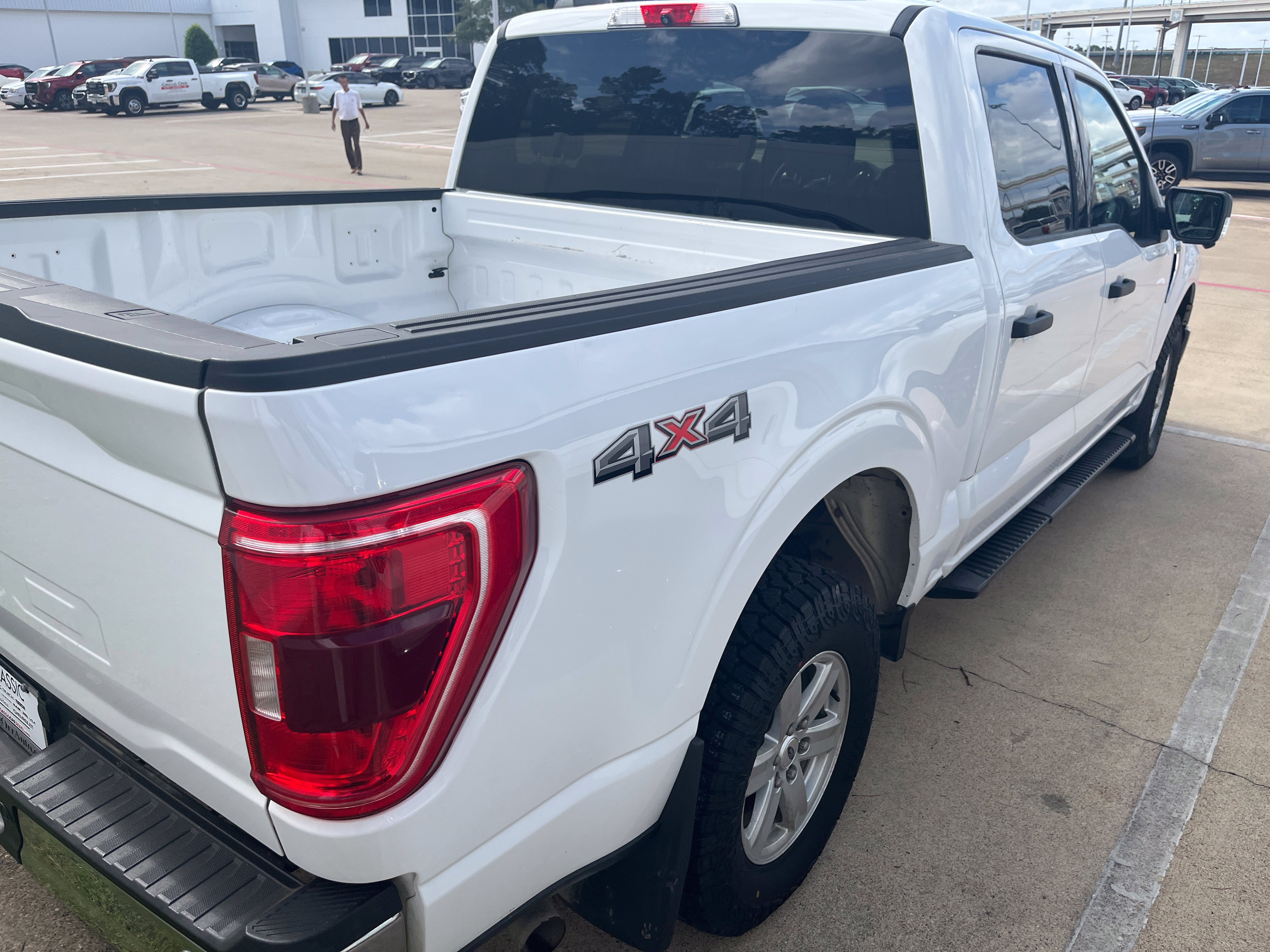 Used 2022 Ford F150 XLT w/ Equipment Group 301A Mid AWD/4WD image 6