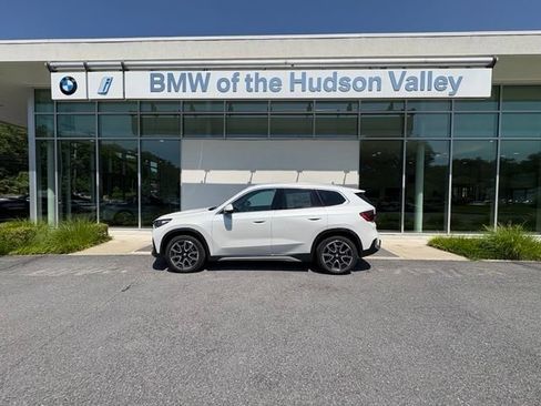 New 2026 BMW X1 xDrive28i w/ Technology Package AWD/4WD image 1